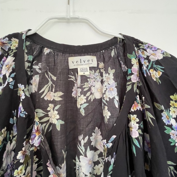 Short sleeve floral blouse by VELVET - Picture 2 of 3